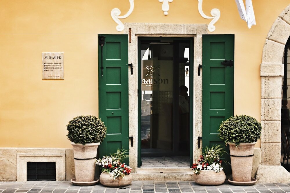 Фото Maison Bistro & Hotel