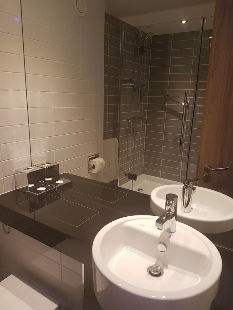 Фото Holiday Inn Express Stockport, an Ihg Hotel