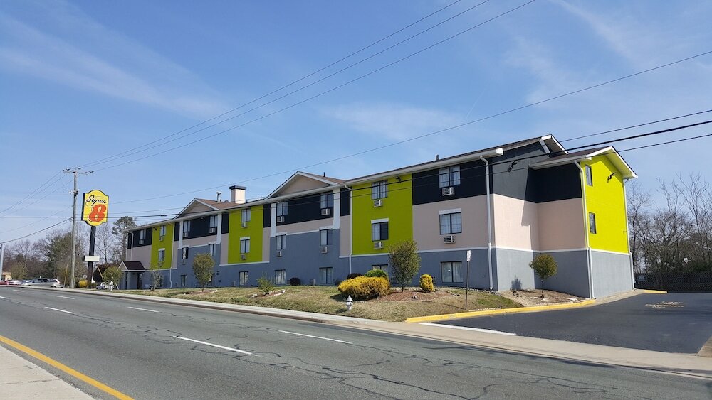 Фото Super 8 by Wyndham Richmond/Broad Street