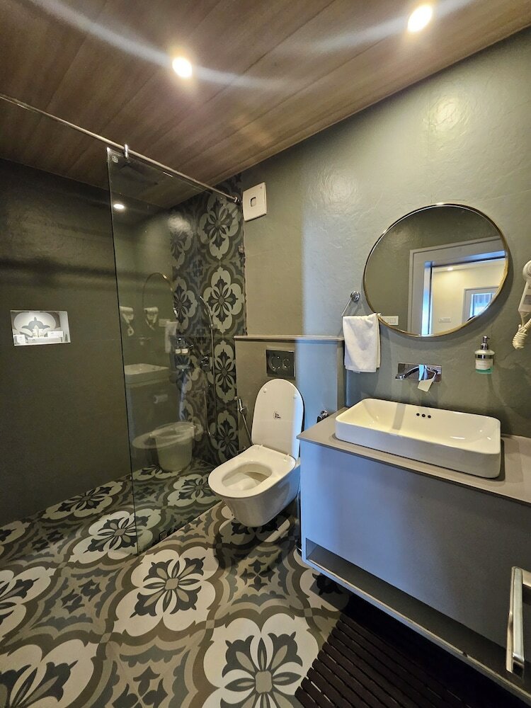 Фото Hotel Mongas