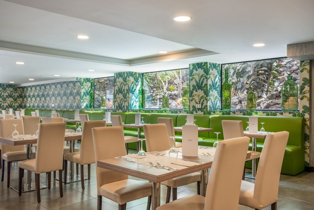 Фото Occidental Roca Negra