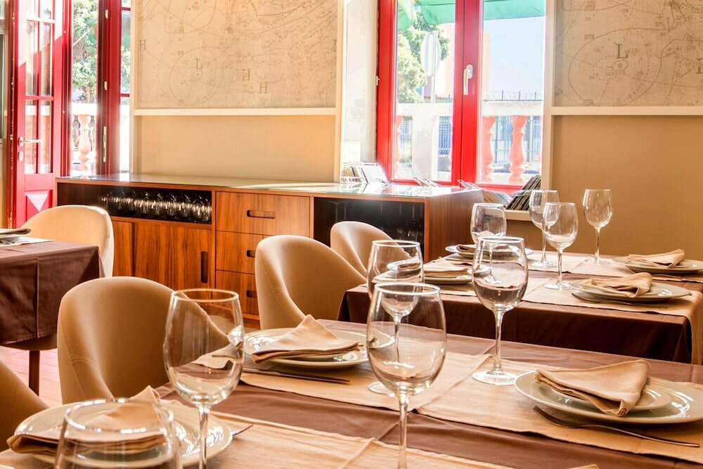 Фото Harbour Inn Design Townhouse