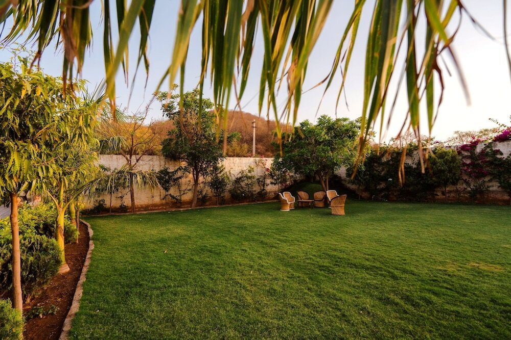 Фото WelcomHeritage Mount Valley Resort, Ranthambore