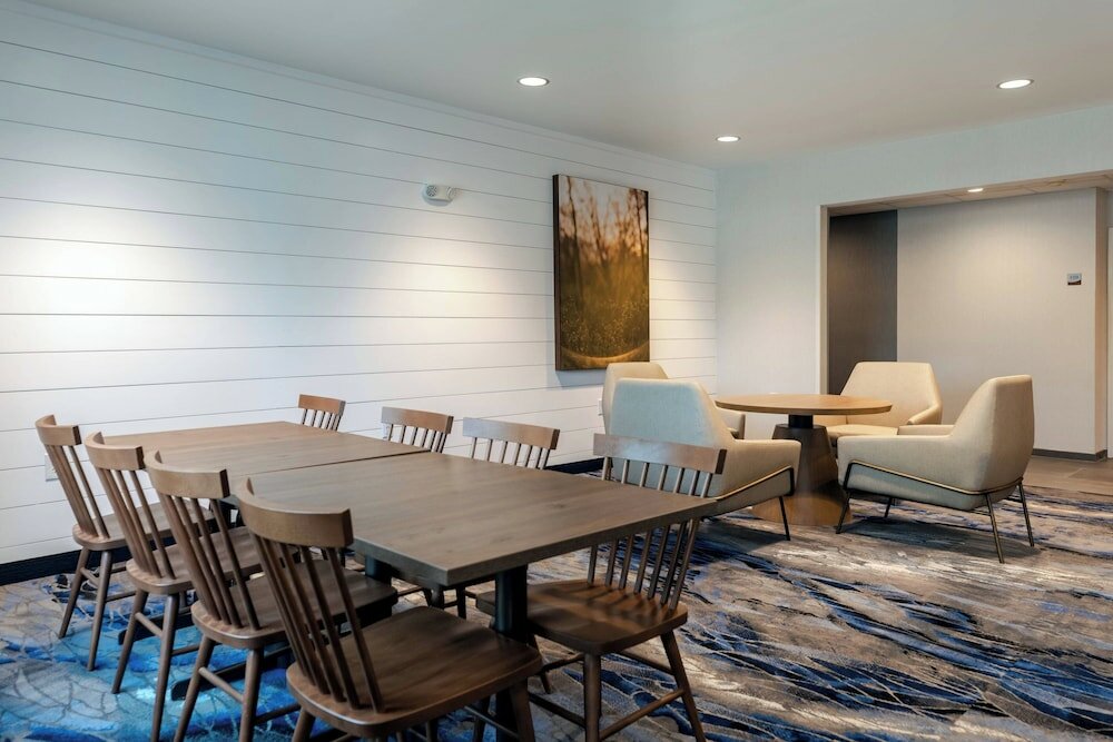 Фото Fairfield Inn by Marriott Savannah Airport