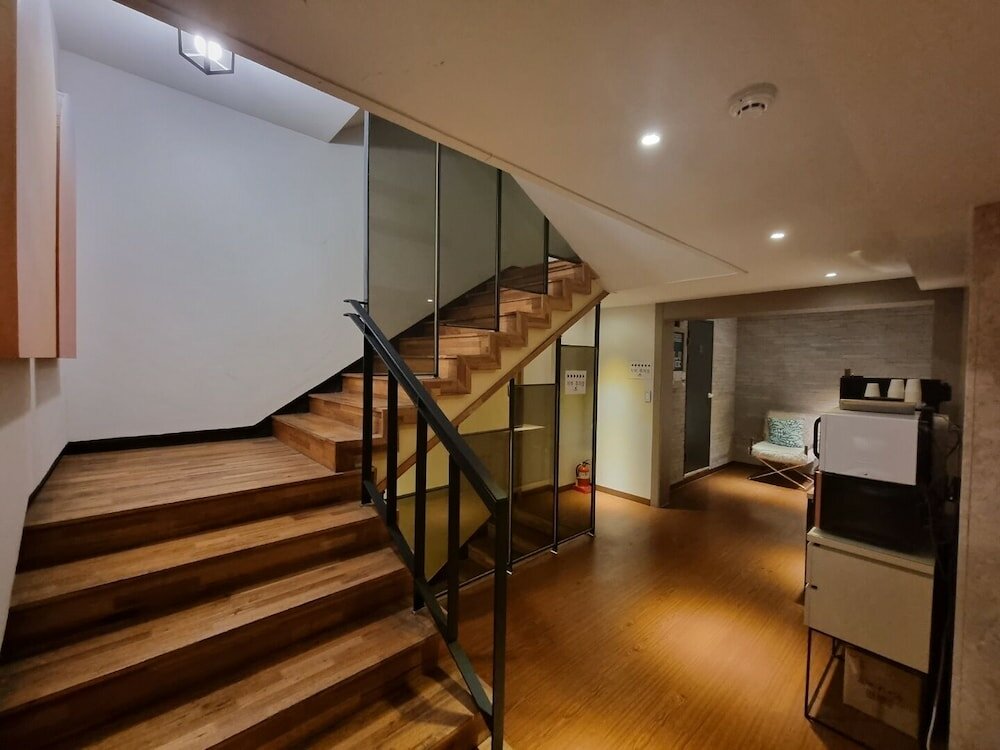 Фото Hound Hotel Seomyeon - Bumcheon