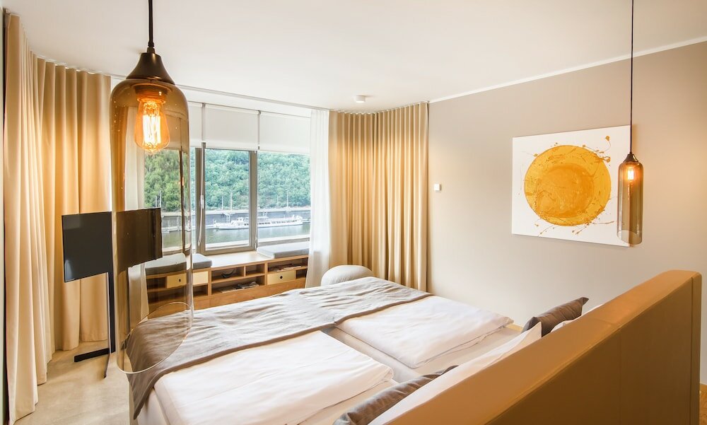 Фото The President