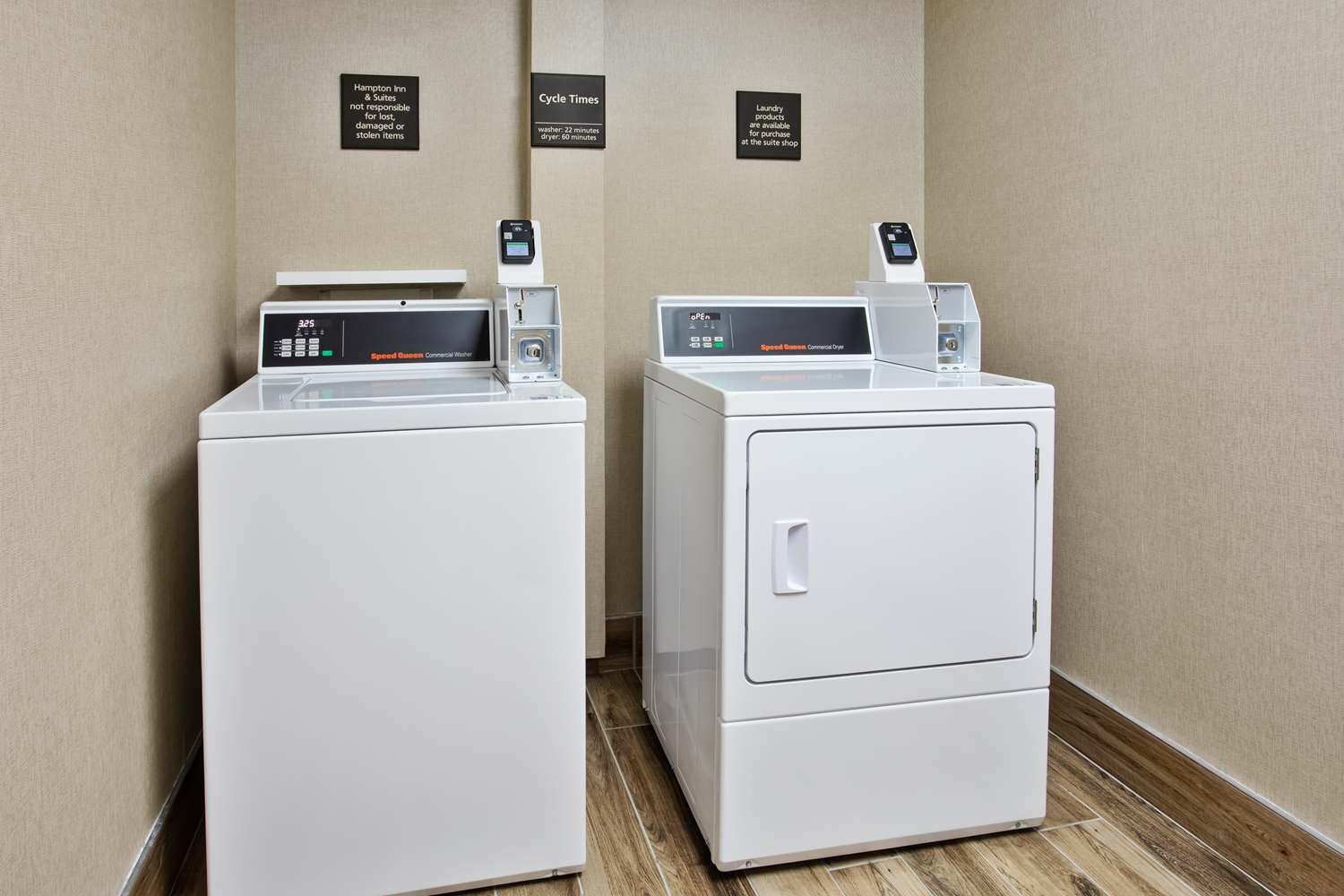 Фото Hampton Inn & Suites Tampa East