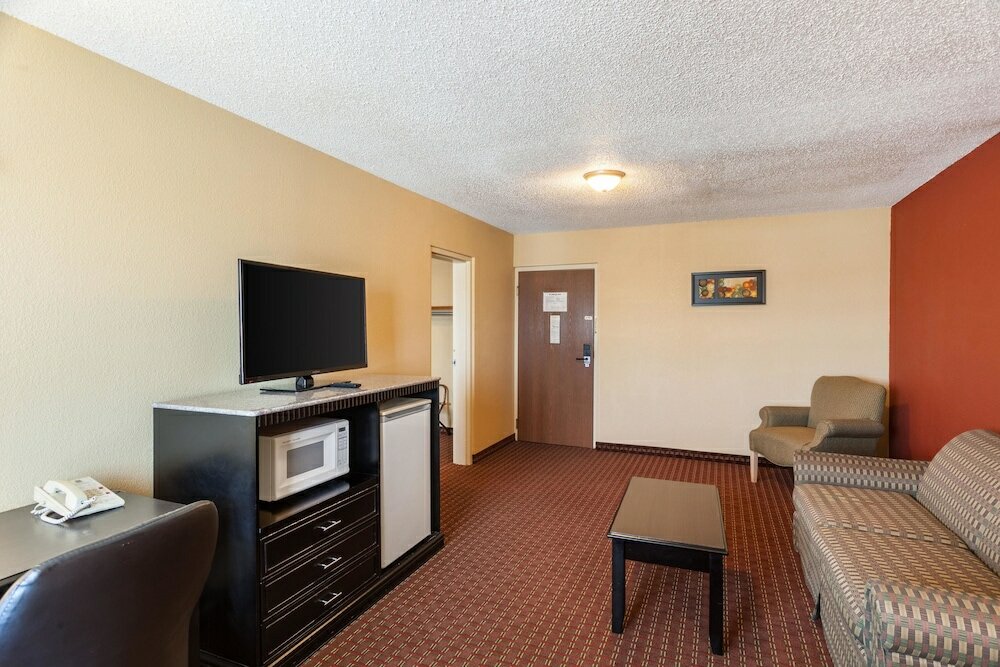 Фото Quality Inn & Suites