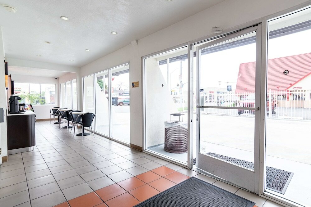 Фото Motel 6 Long Beach, Ca - International City