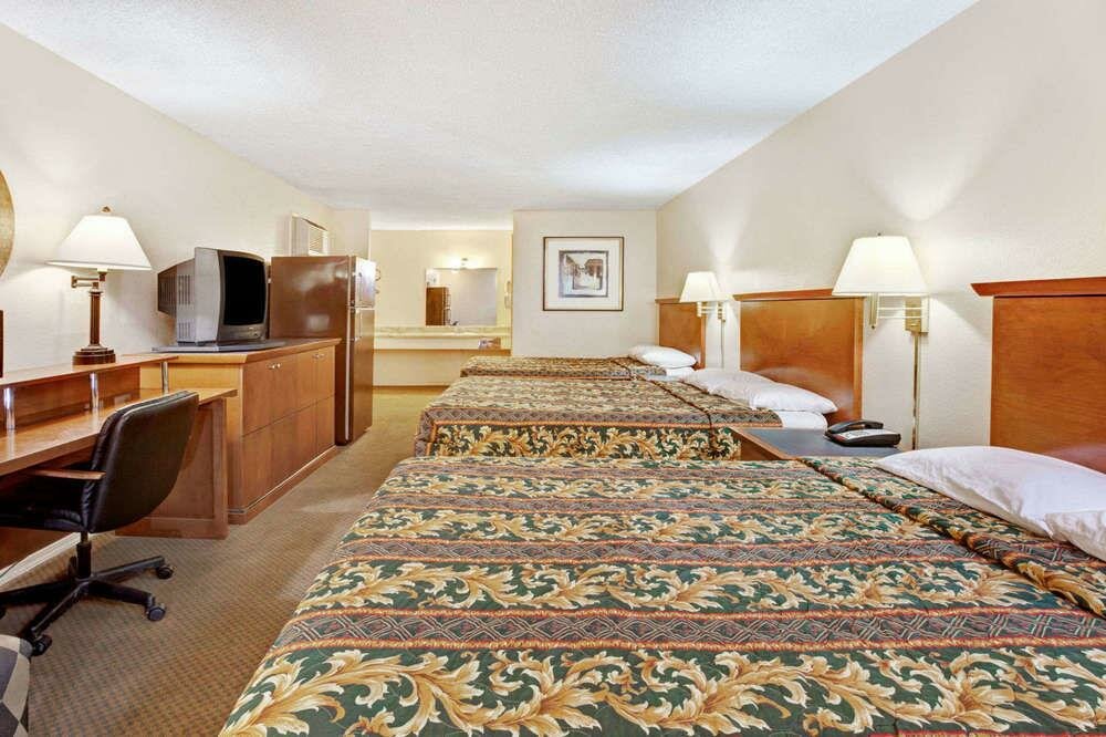 Фото Knights Inn Big Spring