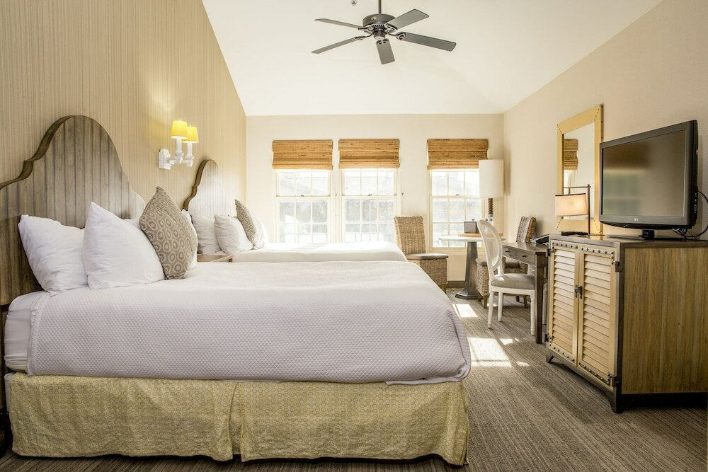 Фото Cottage Inn by The Sea