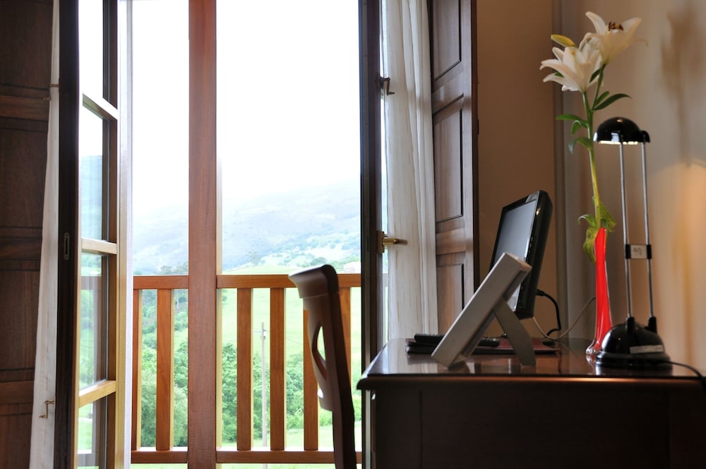 Фото Hotel Puerta del Oriente