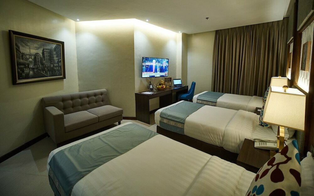 Hotel J7 Hotel Plaza, Iloilo City, photo