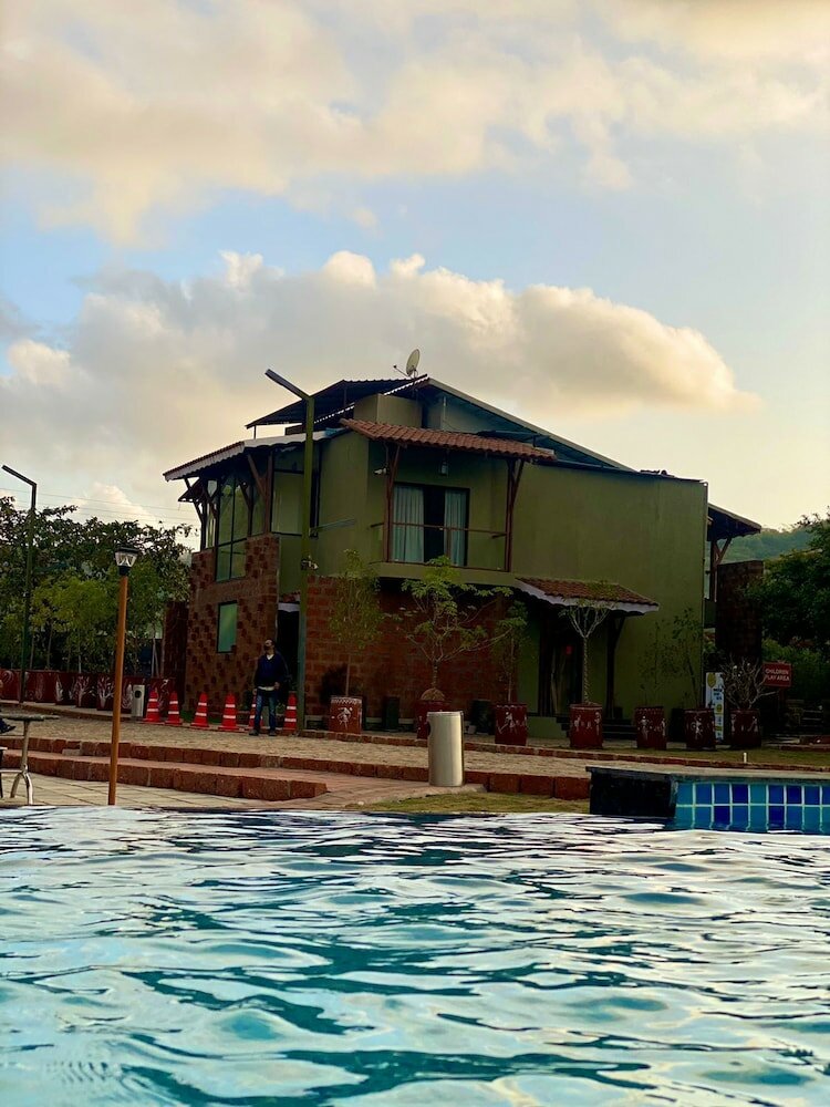 Фото Mastiff Grand La Villae Resort