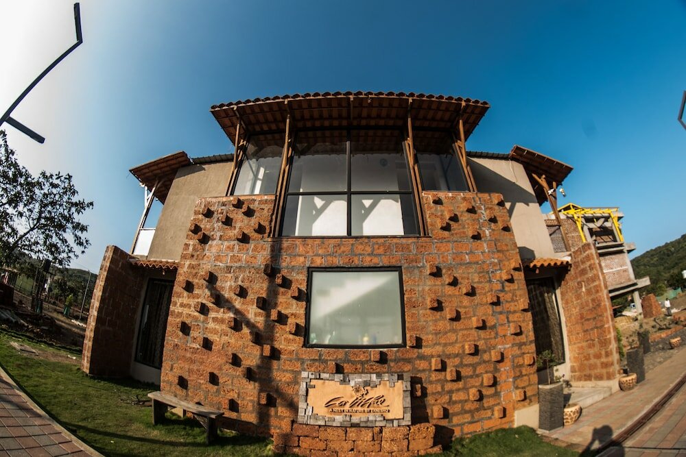 Фото Mastiff Grand La Villae Resort