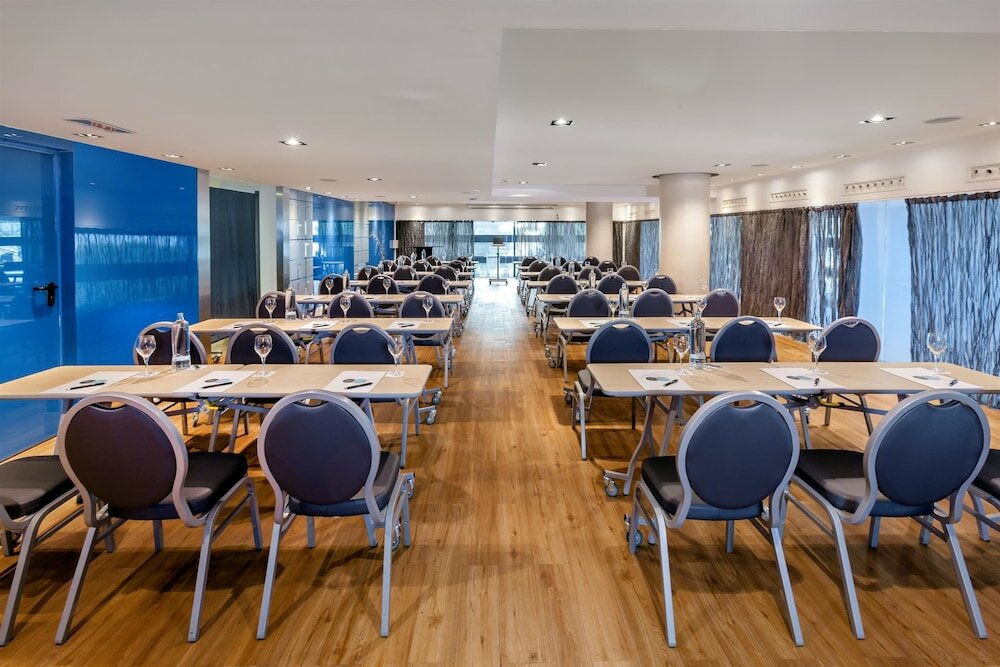 Фото Occidental Cádiz