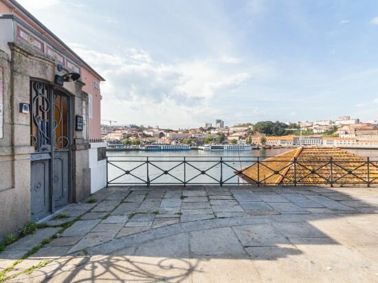 Фото 1872 River House