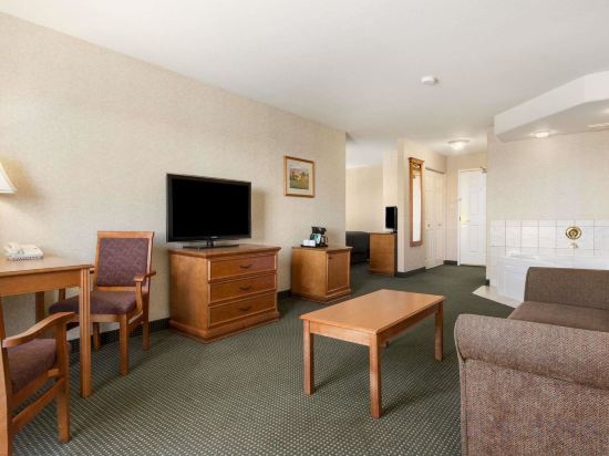 Фото Days Inn Saskatoon