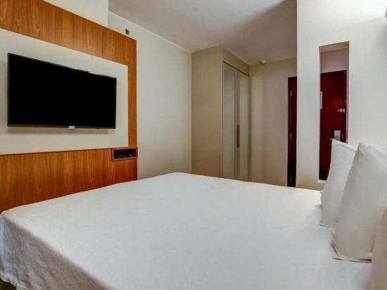 Фото Comfort Suites Brasilia