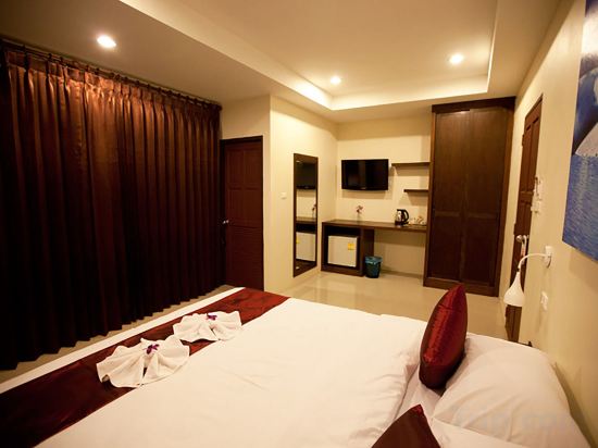 Фото At Kamala Hotel