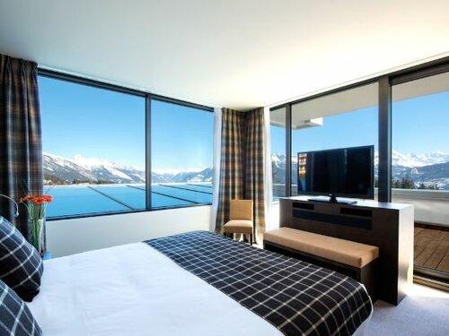 Внешний вид отеля Crans Ambassador в Кранс-Монтане, фото 2