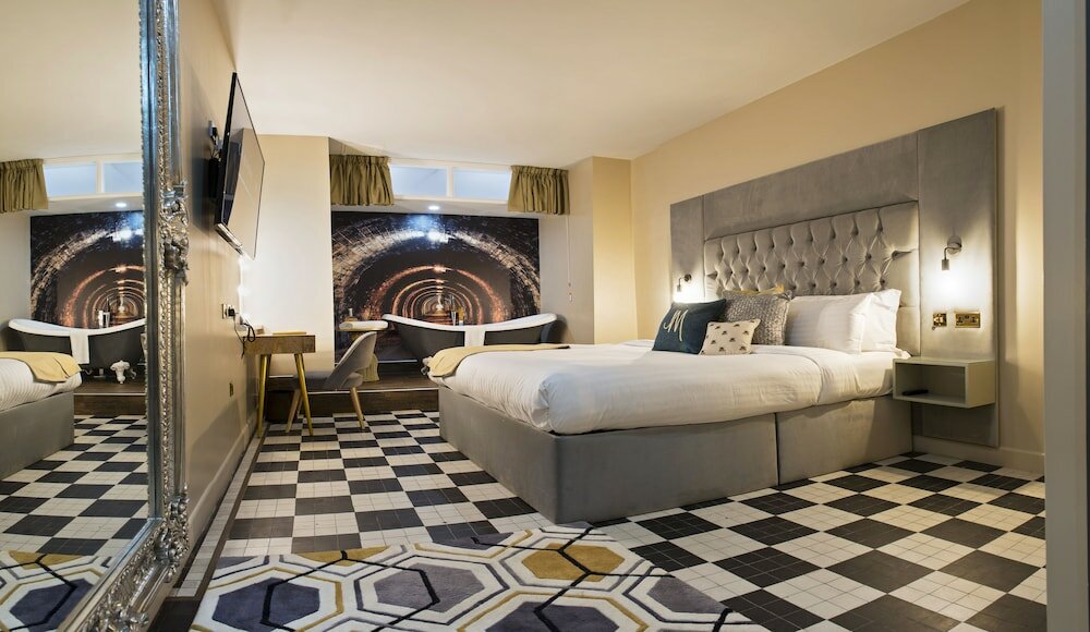 Фото отеля 2