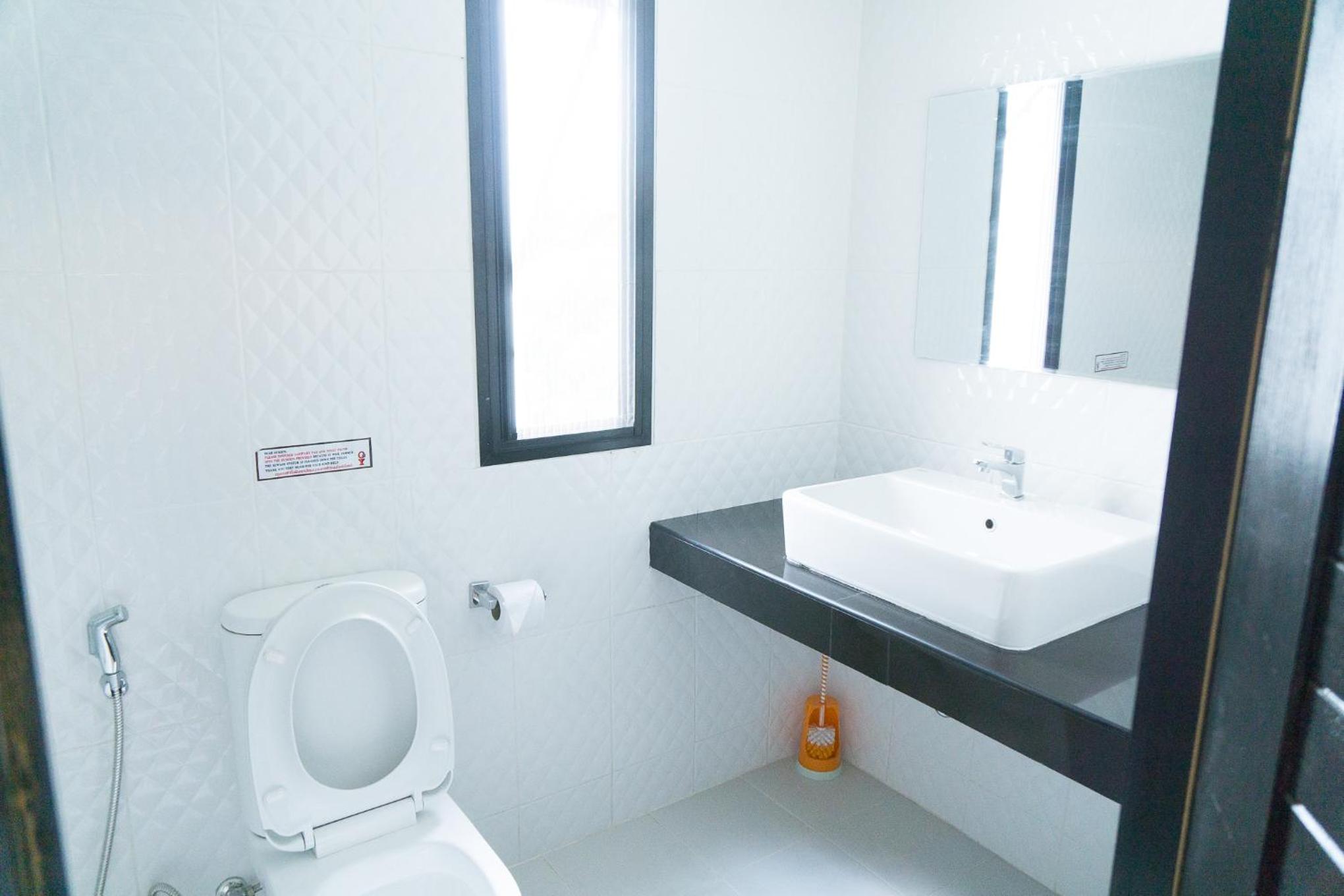 Фото Baan Ploy in - Adults Only - Hostel