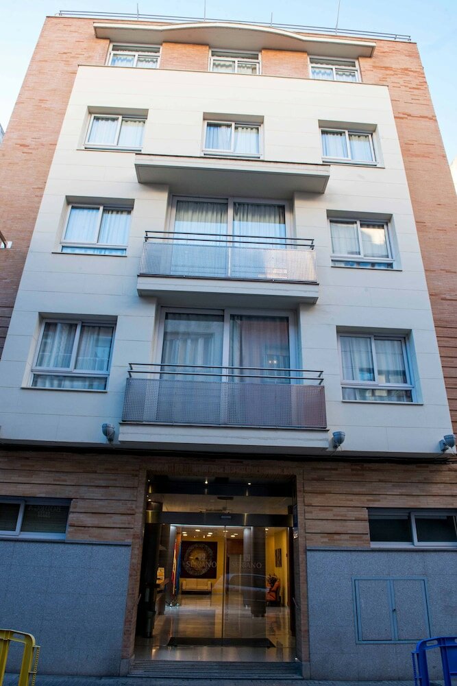 Фото Hotel Serrano