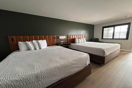 Гостиница Executive Inn and Suites Morgan Hill