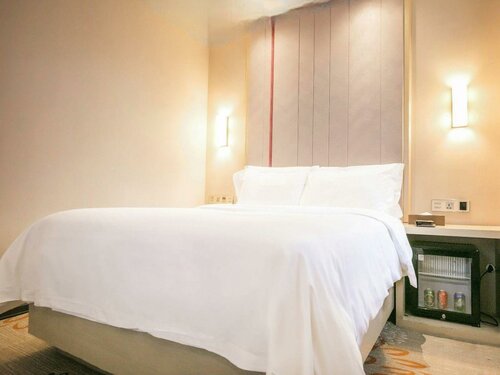 Гостиница Lavande Hotel Shanghai Zhangjiang Guanglan Road Subway Station Branch в Шанхае