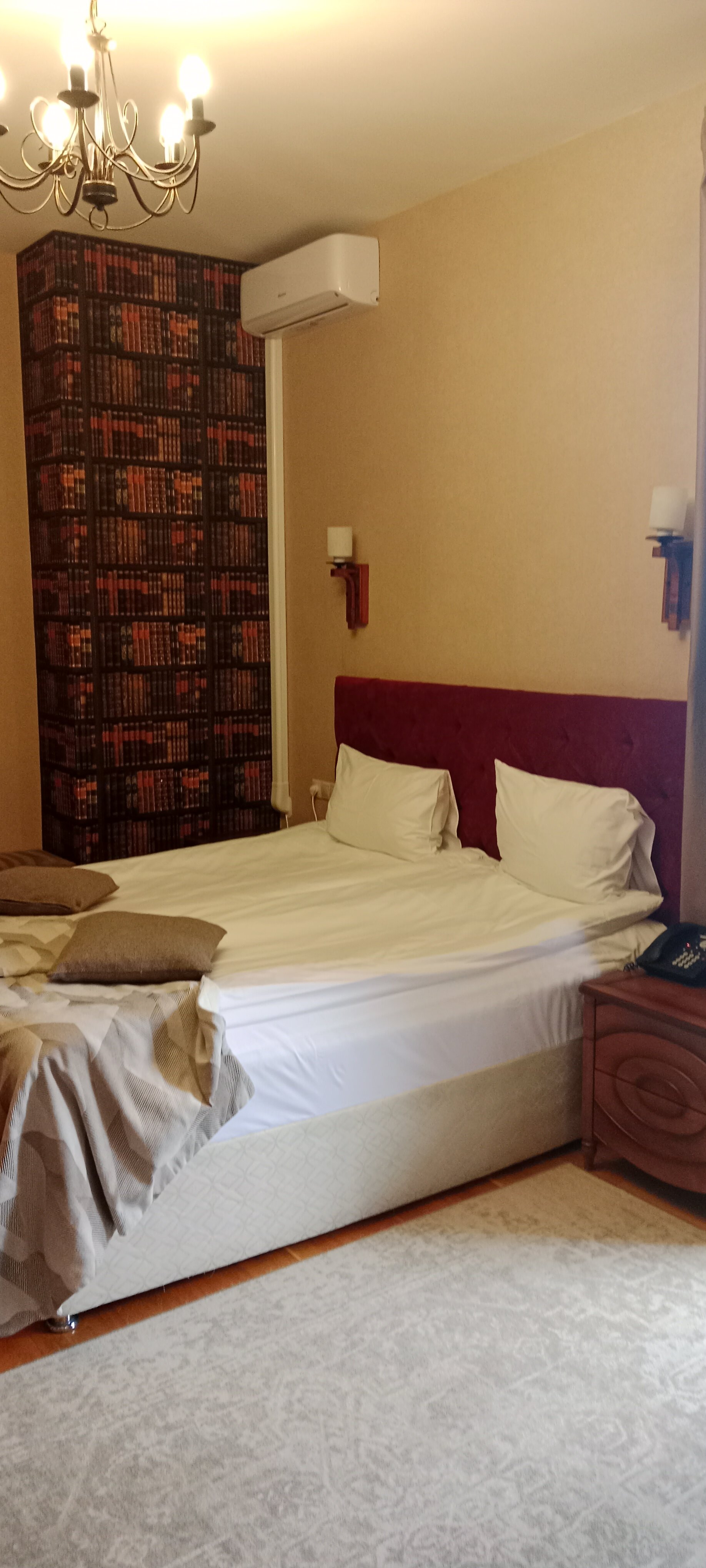 Фото Роза Шале