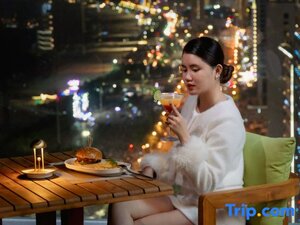 Гостиница Awaken Danang Hotel