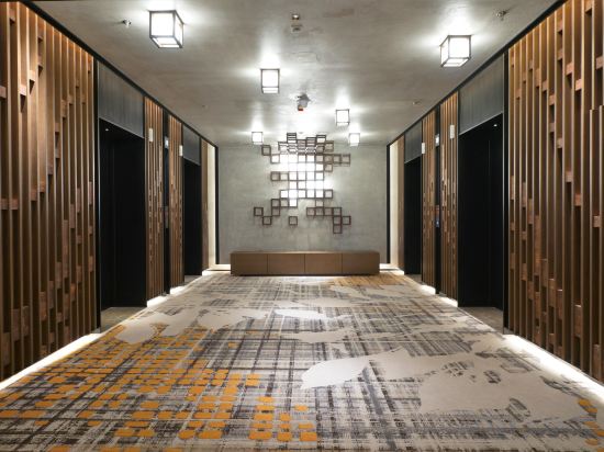 Фото Wyndham Grand Yangon Hotel