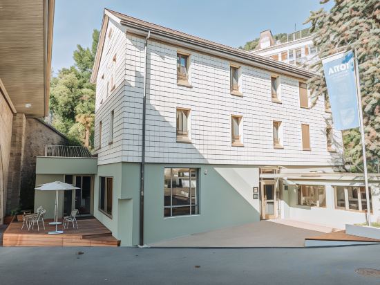 Фото Youth Hostel Montreux