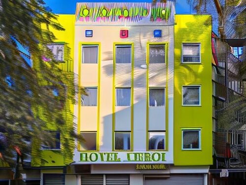 Гостиница Le Roi Express Paharganj в Дели