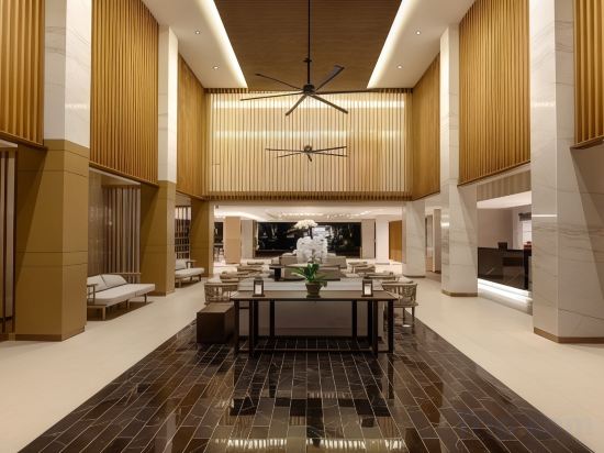 Фото Isanook Hua Hin Resort & Suites