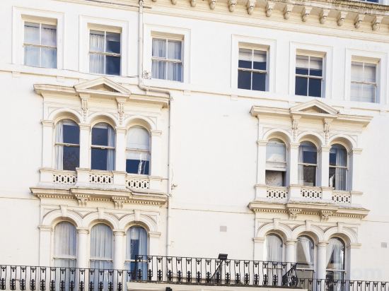 Фото Garden Court Hotel