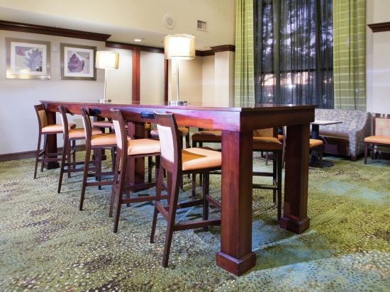 Фото Hampton Inn Linden