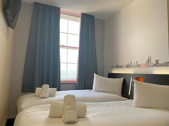 Фото EasyHotel London City Shoreditch
