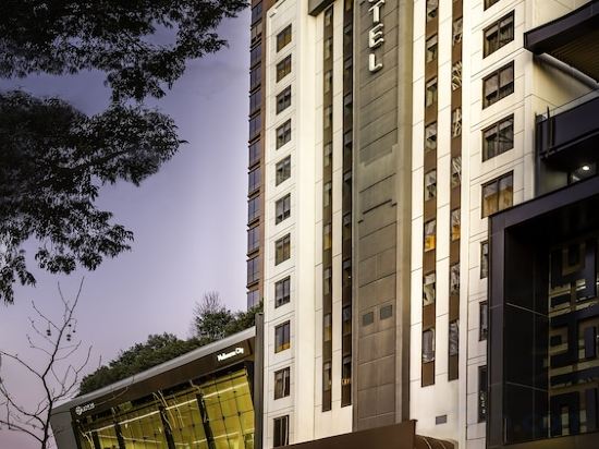 Фото Ibis Melbourne Hotel and Apartments