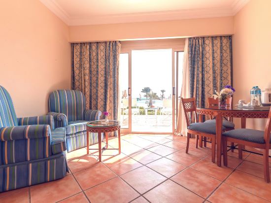 Фото 64596178755