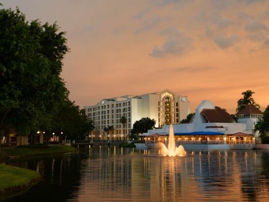 Фото Hilton Boca Raton Suites