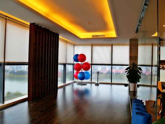 Фото Yiwu ShangCheng Hotel