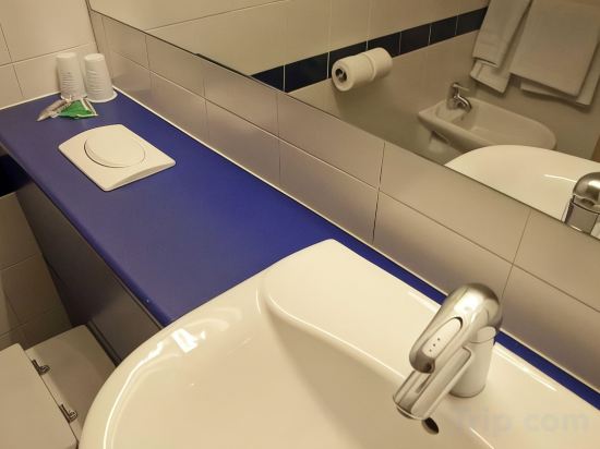 Фото Travelodge Barcelona Fira