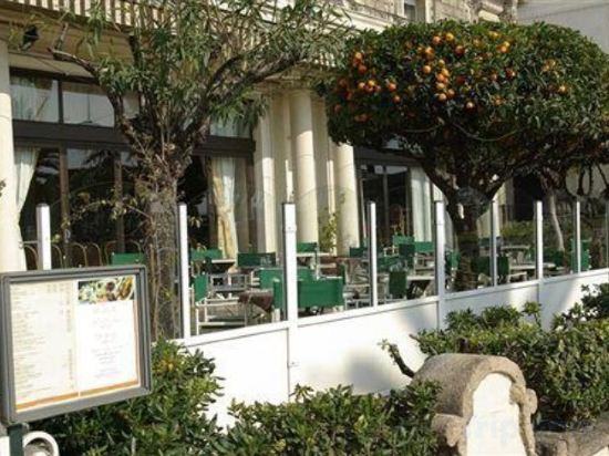 Фото Hôtel Vacances Bleues Le Royal