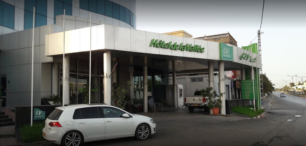 Фото Hôtel de La Vallée Chlef