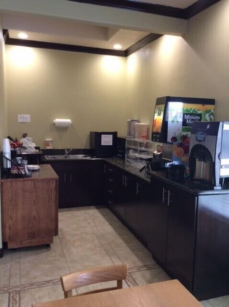 Фото Texas Inn Weslaco