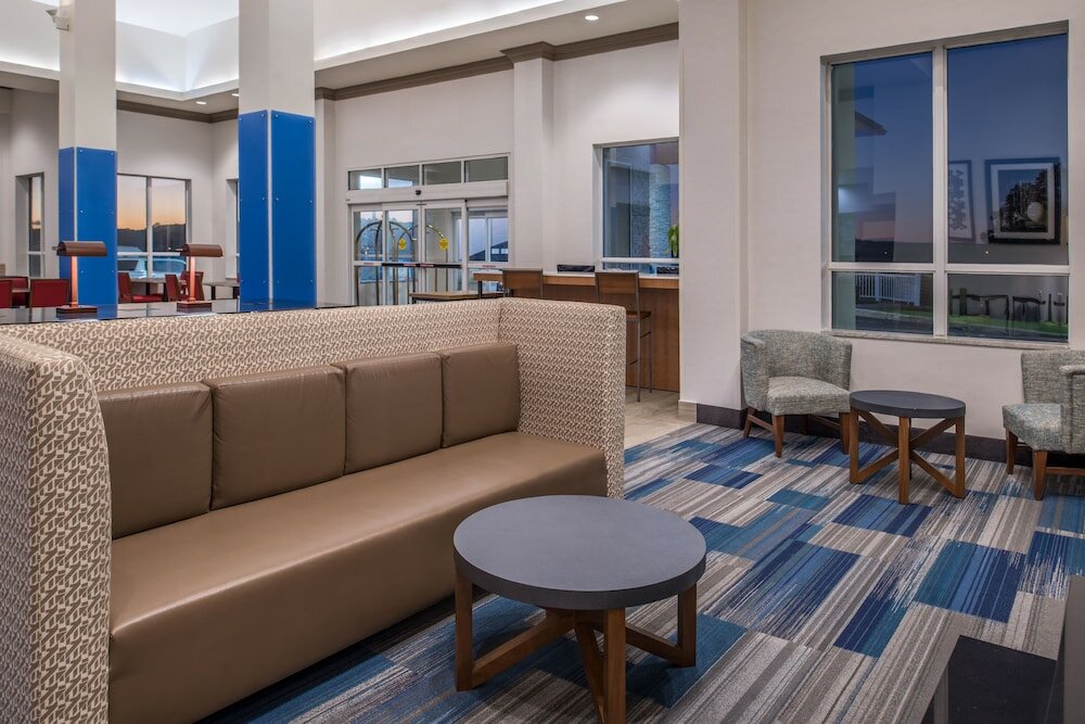 Фото Holiday Inn Express Mystic, an Ihg Hotel