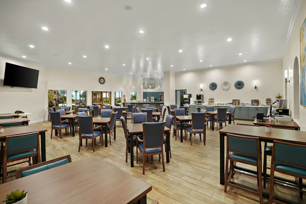 Фото La Fuente Inn & Suites