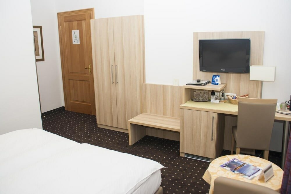 Фото Hotel Haus Berlin